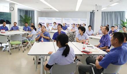 孩子的成長(zhǎng)，除了老師，還有……